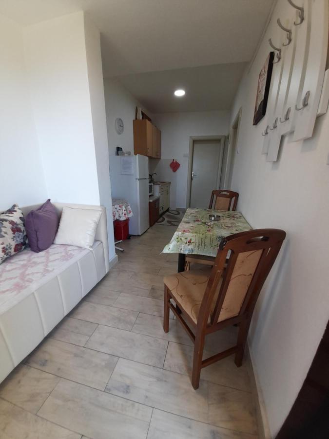 Apartman Sb Ulcinj Exterior photo